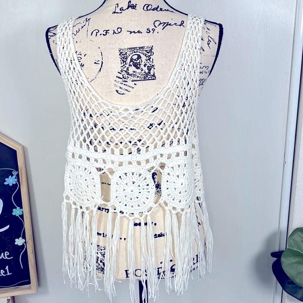 Woven Heart Crochet Fringe Tank Top size Medium